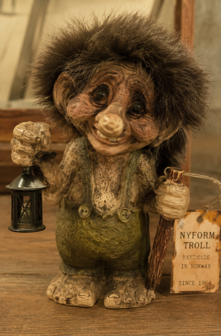Troll norvegese Nyform originale con lanterna, handmade in Norway